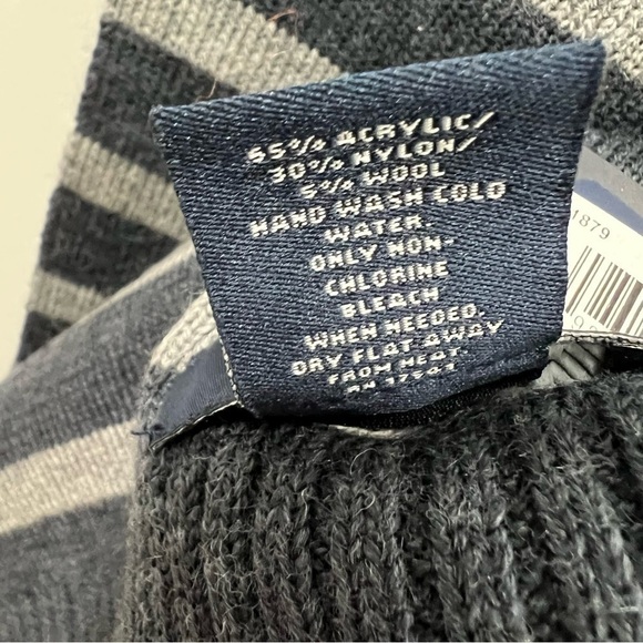 Nautica Men’s Blue / Gray Stripe Scarf - Picture 3 of 5